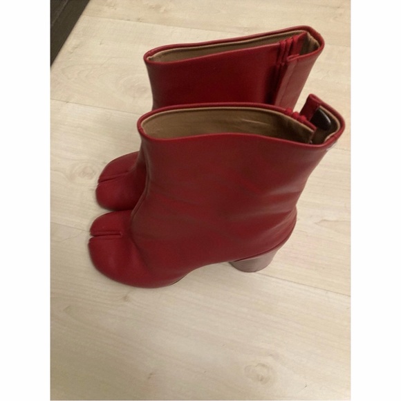 Maison Martin Margiela Tabi Red Heeled Boots - Picture 2 of 5